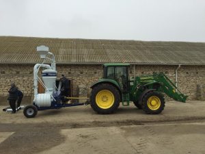 Transportor pneumatic pentru cereale