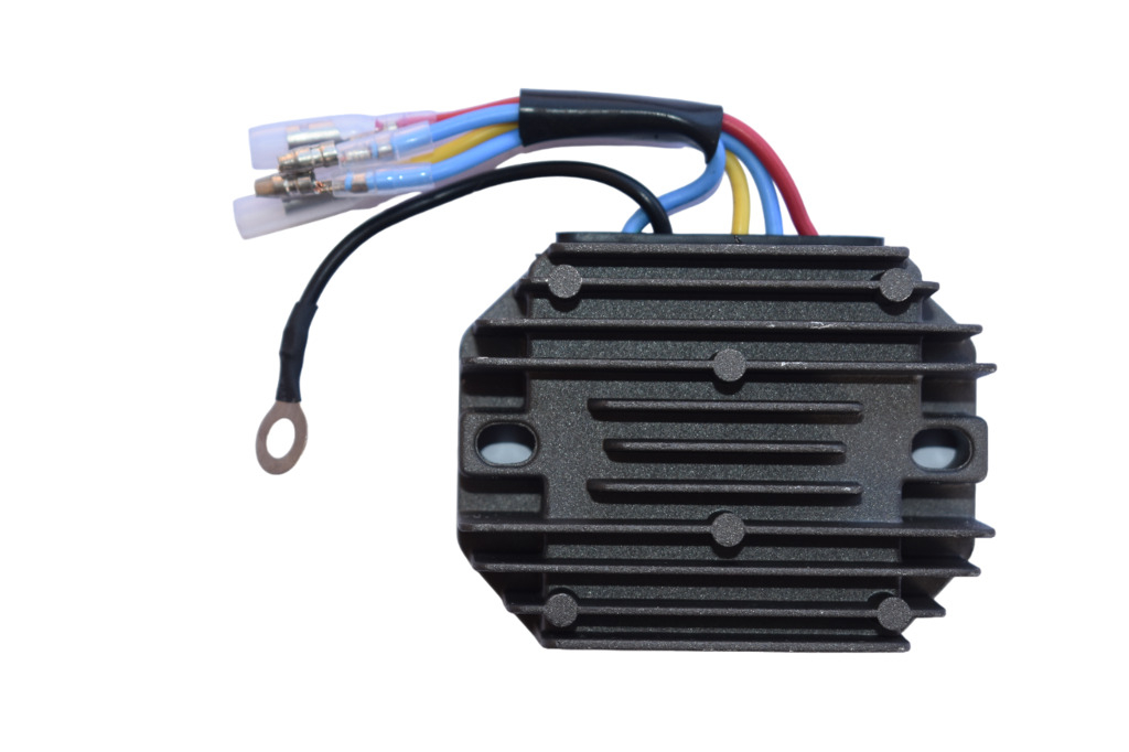 Regulator incarcare 5 terminale Kubota